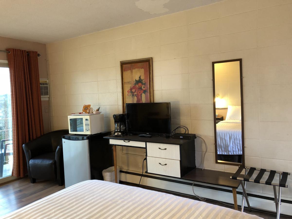 Holiday House Motel Ladysmith Εξωτερικό φωτογραφία