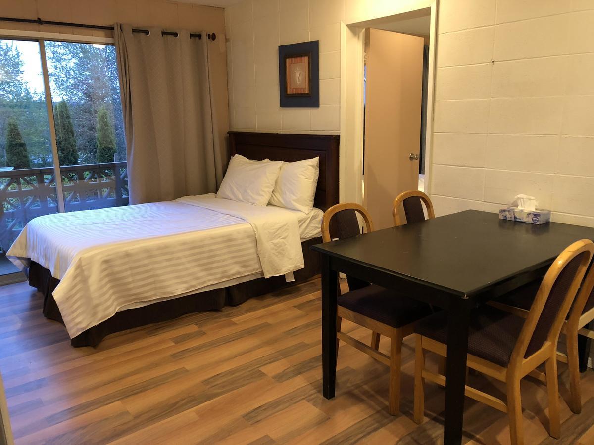 Holiday House Motel Ladysmith Εξωτερικό φωτογραφία