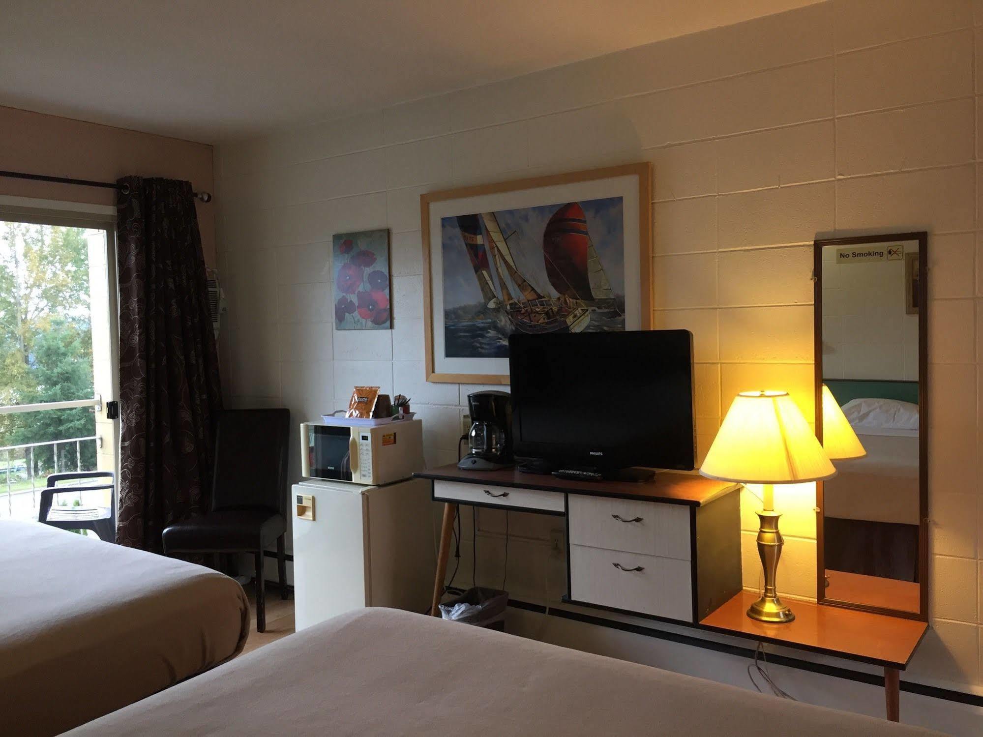 Holiday House Motel Ladysmith Εξωτερικό φωτογραφία